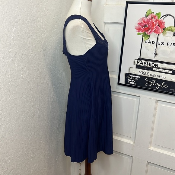 La Maille Sezane Jasmine Navy Lace Trim Mini Dress Size M - Picture 4 of 10